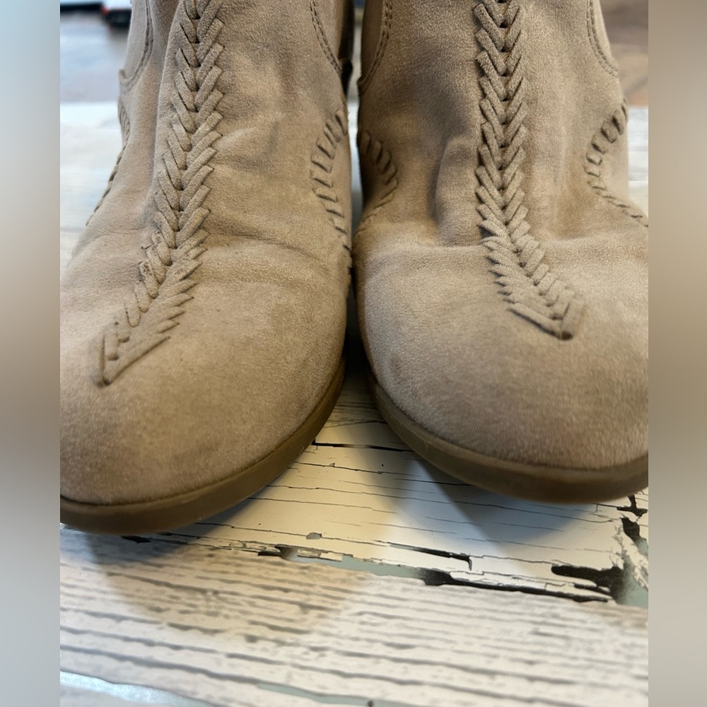 😎 3/$10 AE heeled booties - Picture 11 of 13